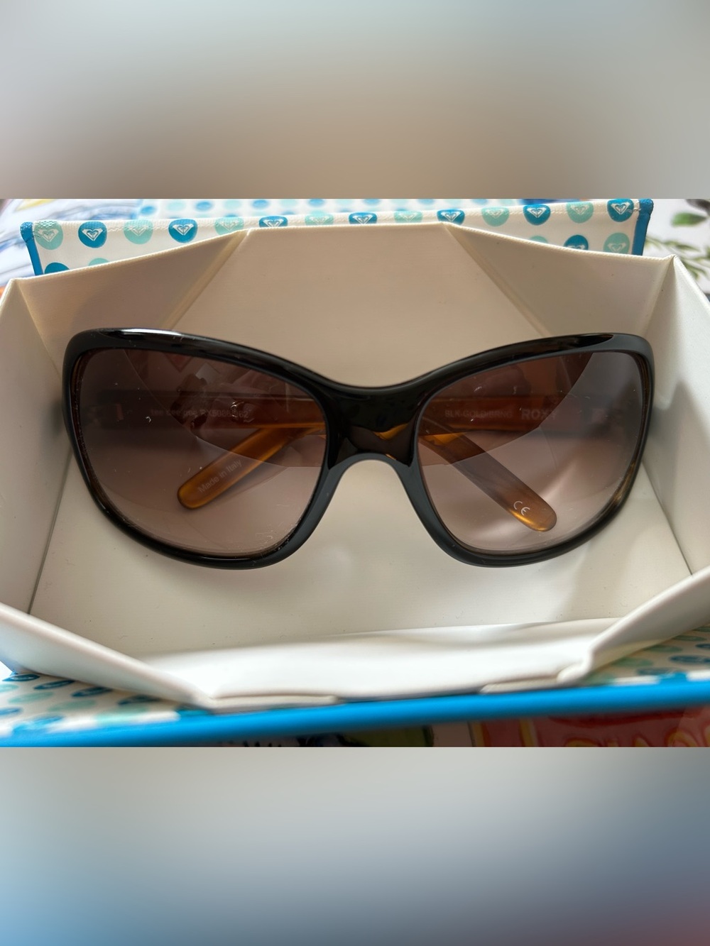 Roxy RX5086 Vintage Sunglasses in collector box
